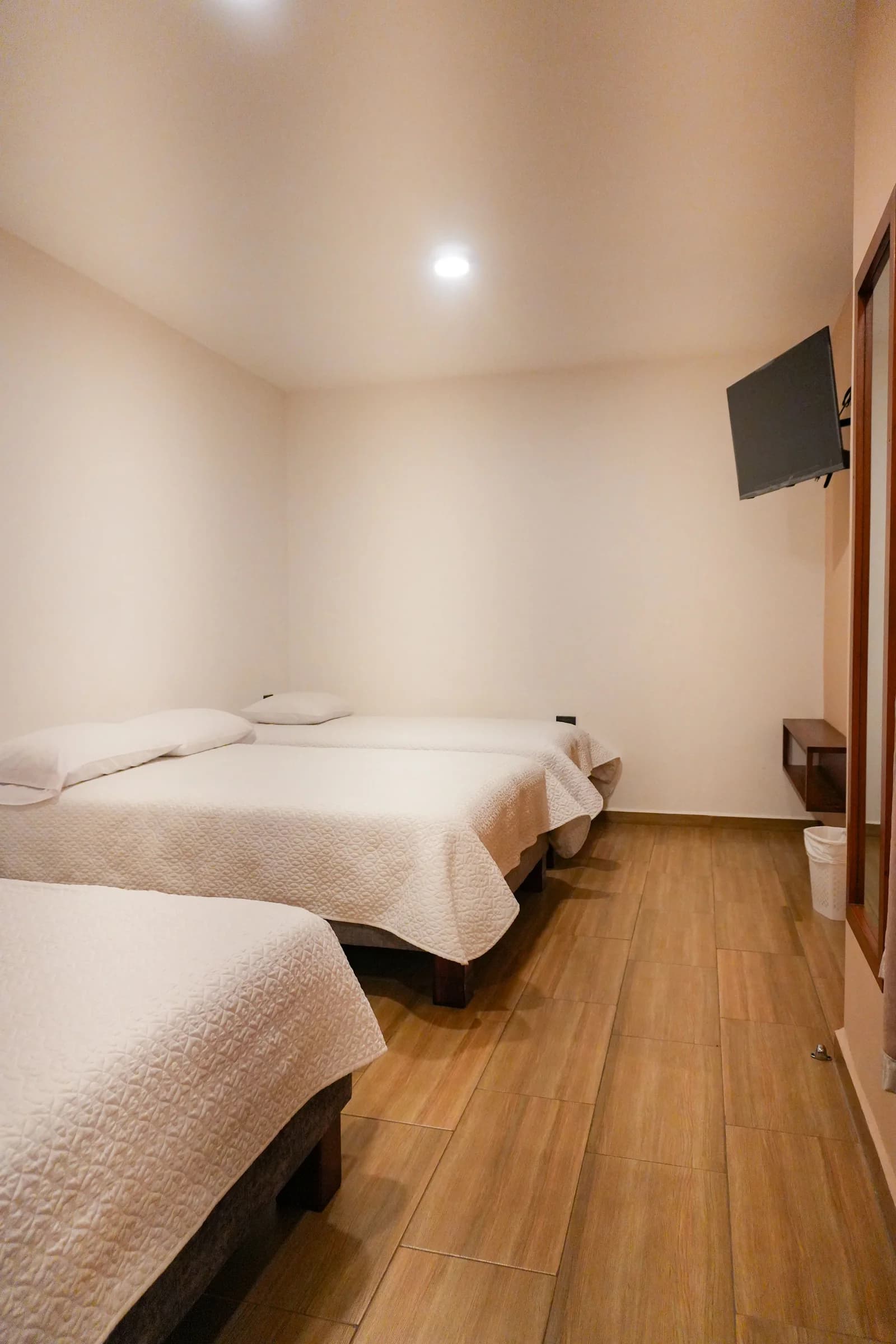 Quintuple Room in Baños de Agua Santa 3