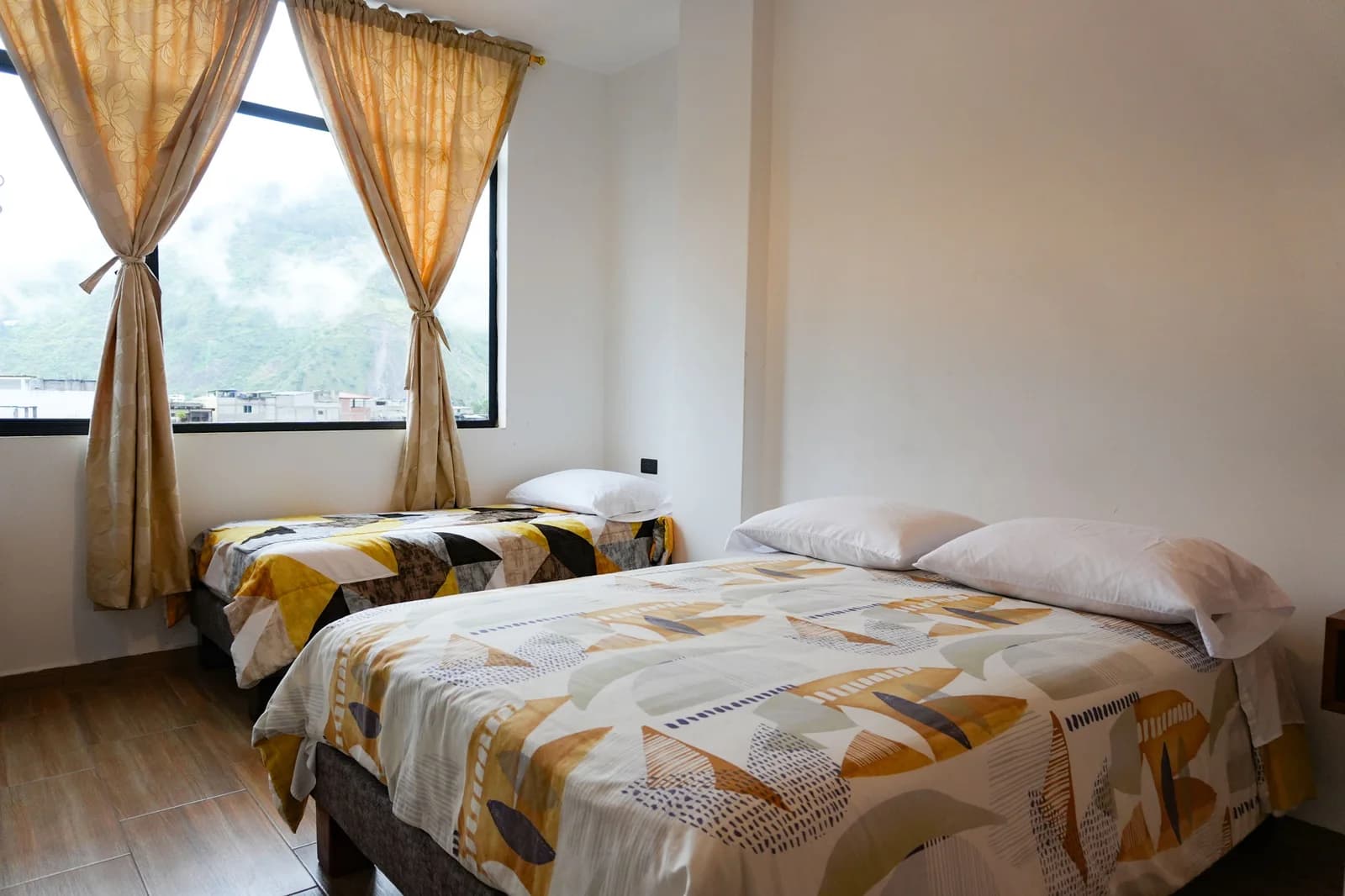 Triple Room in Baños de Agua Santa 1